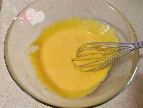 筛入低粉搅匀备用。