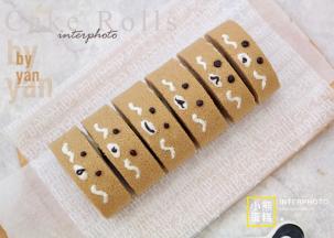 浓稠酸奶和巧克力酱装入裱花袋里，挤上喜欢的表情即可。