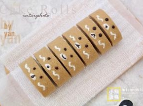 浓稠酸奶和巧克力酱装入裱花袋里，挤上喜欢的表情即可。