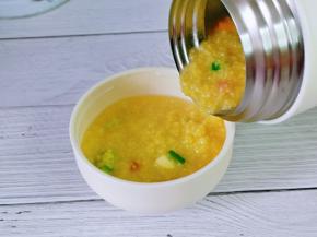 铛铛铛～蛋白水果小米粥登场。