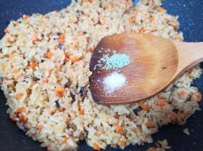 放盐和蔬之鲜调味。
