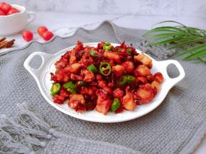 作为一个无辣不欢的人，最爱的非辣子鸡丁莫属。