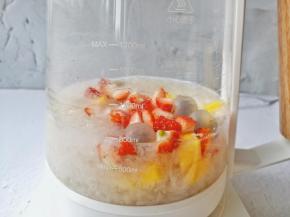 继续炖煮2分钟。