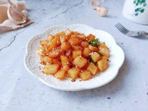 土豆富含膳食纤维，容易消化，不易给肠胃带来负担，老人小孩都爱吃。