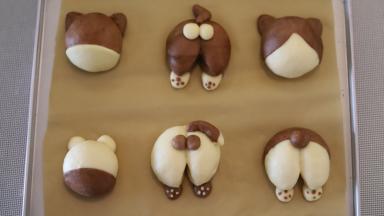 全部做好的卡通面包胚。