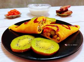 搭配小菜辣白菜和卤猪肝好吃到停不下来