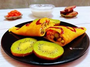 搭配小菜辣白菜和卤猪肝好吃到停不下来