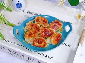 盛出装盘，简单易学，又好吃。