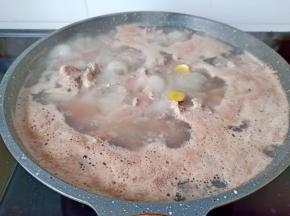 开锅后会有很多的沫子。