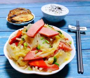 搭配一碗米饭和茄盒就是香到爆噢