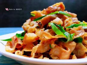 葱爆肥牛也是宴客的必备拿手菜哦