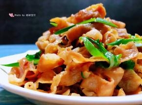 葱爆肥牛也是宴客的必备拿手菜哦