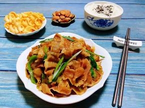 每天的早餐是一天中最为重要的一餐所以要营养丰富