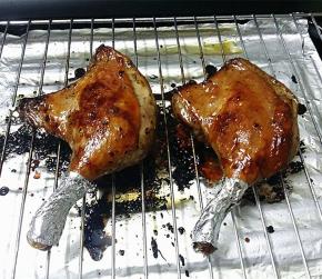 10.送入烤箱上层：再烤10分钟   11.至表面焦黄后取出即可