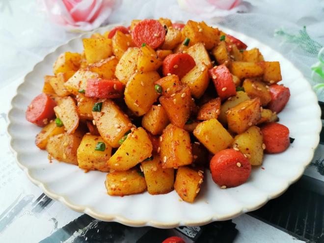 孜然火腿土豆丁