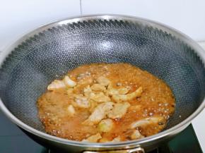 小火翻炒均匀。