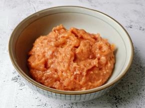 顺着一个方向搅拌上劲。