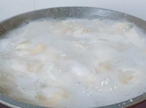 馄饨都浮起来了。