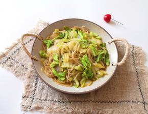 清清淡淡的白菜粉条。