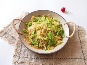 清清淡淡的白菜粉条。