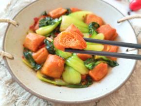 咬一口豆腐，满满的酱汁。