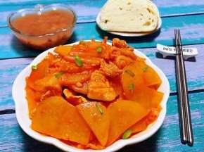 搭配着馒头和大米绿豆粥一起吃好开心