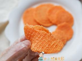 可以用平底锅做放少量油煎一下，一边煎一边按压一下就可以
