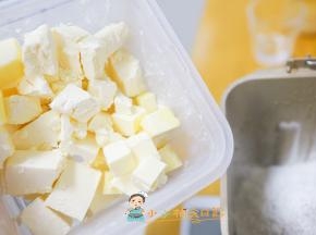 这是黄油用冷冻的黄油75g