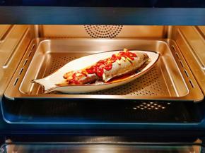 入蒸箱，蒸15分钟，断电后焖2分钟再打开。