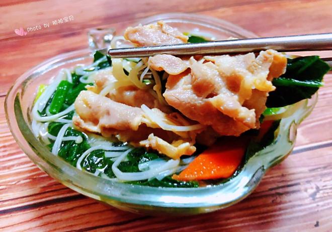 菠菜金针菇肥牛汤