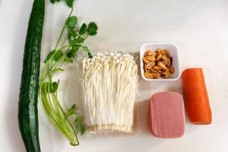 准备好需要的食材。