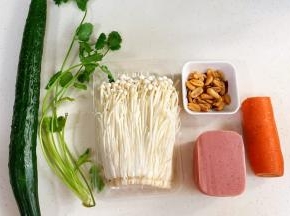 准备好需要的食材。