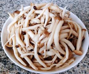 蟹味菇沥干水份备用