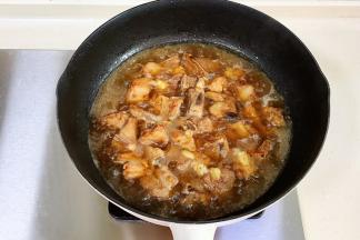 倒入淹没过排骨的水量，大火煮沸后转中小火煮15～20分钟。