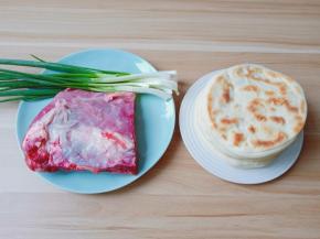 牛肉里面喜欢其他配菜可以随意添加。