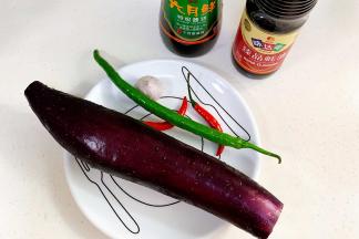 准备好需要的食材。