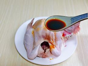 再加入生抽调味。