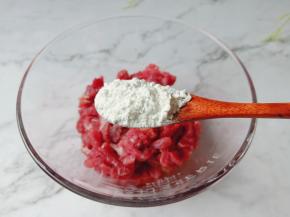 加一勺红薯粉。