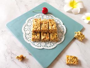 芝麻花生糖做好了。