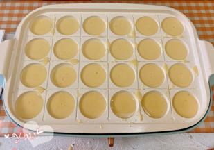 倒入面糊8分满。