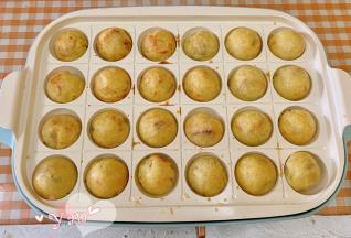 继续翻面煎至金黄色即可。