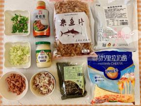 准备好食材，喜欢吃什么就放什么。