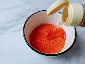 烤肉料加一勺料酒。