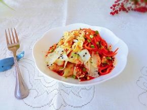 切成条，码上自己喜欢的蔬菜，浇一大勺蒜油辣椒汁，类似于凉皮的吃法，拌匀即可享用。

也可以直接卷菜或者蘸汁吃。
