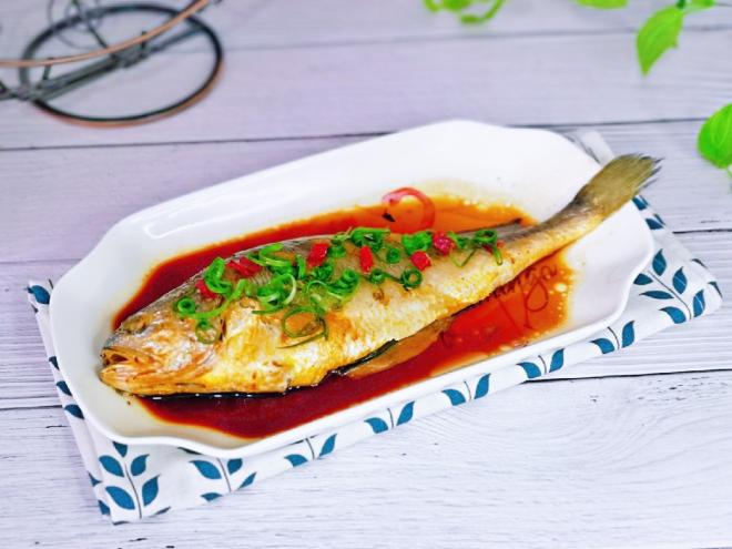 柠香蒸黄鱼