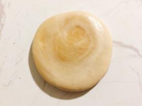 像包包子一样收口，按扁！