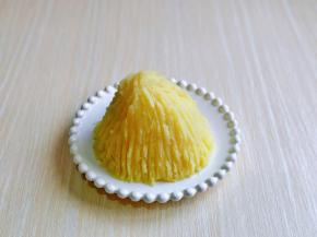 装盘，再用食品叉子划出纹路。