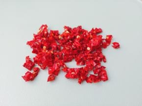 浸泡好的二荆条辣椒切成小段。