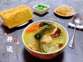 搭配方糕、皮冻、辣不算一起吃美味至极