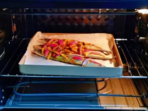 入烤箱上管195度，下管190度烤15分钟。